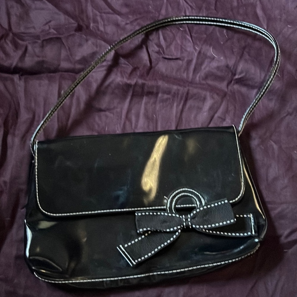 𝅺Victoria Secret Black Clutch mini bag w/ Snap closure on flap with bow